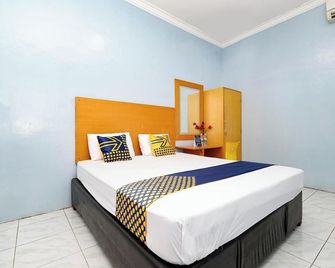 Griya Sakura Syariah Near Ums - Surakarta - Makuuhuone