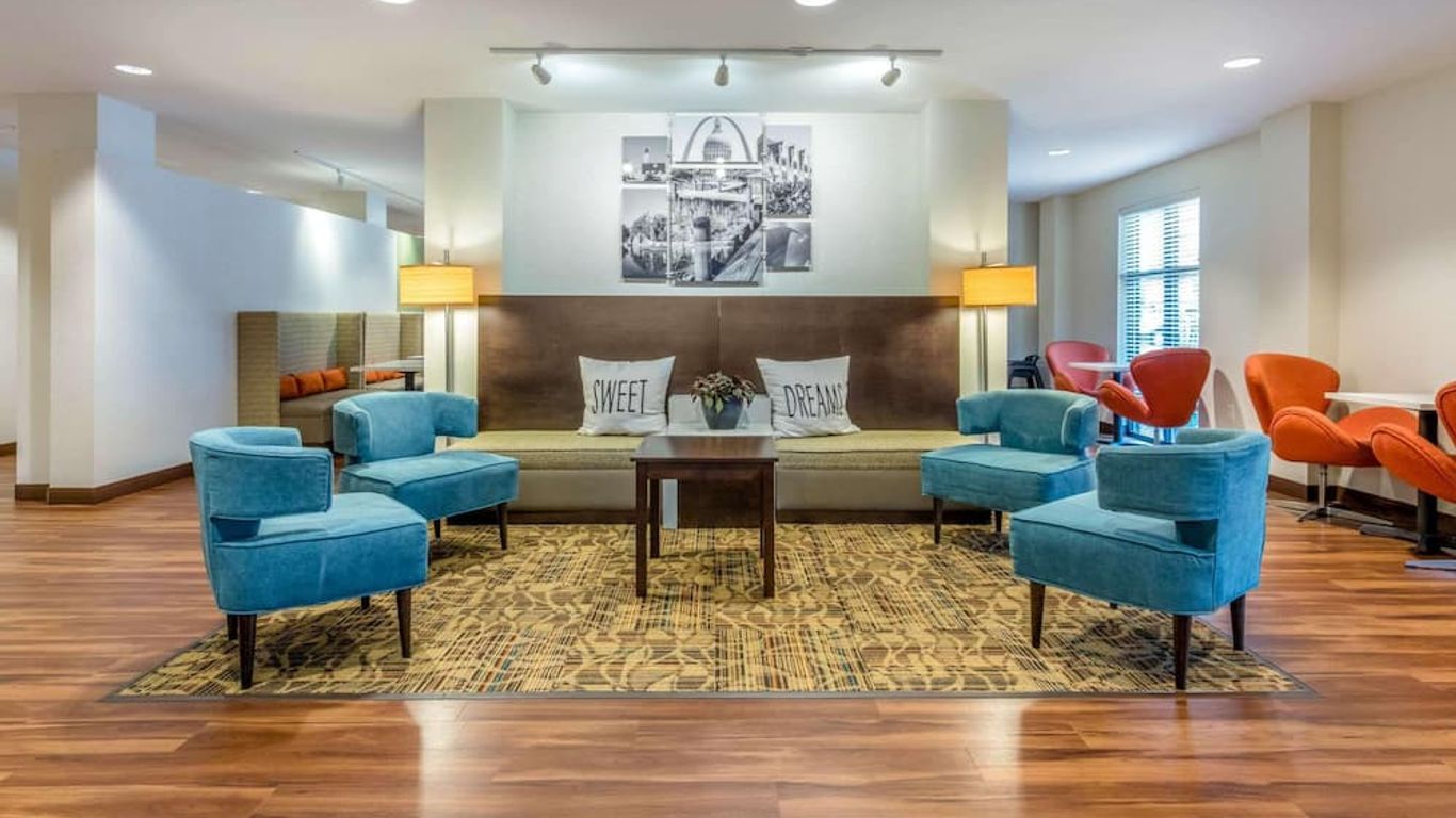 MainStay Suites St. Louis Airport