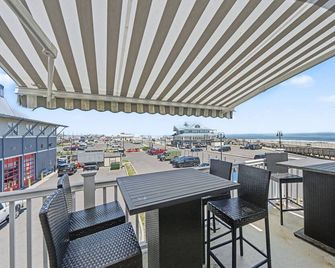 Wake up w/ Ocean Views in SeaBright! - Sea Bright - Balcón