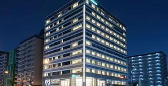 Holiday Inn & Suites Shin Osaka - Osaka - Bâtiment