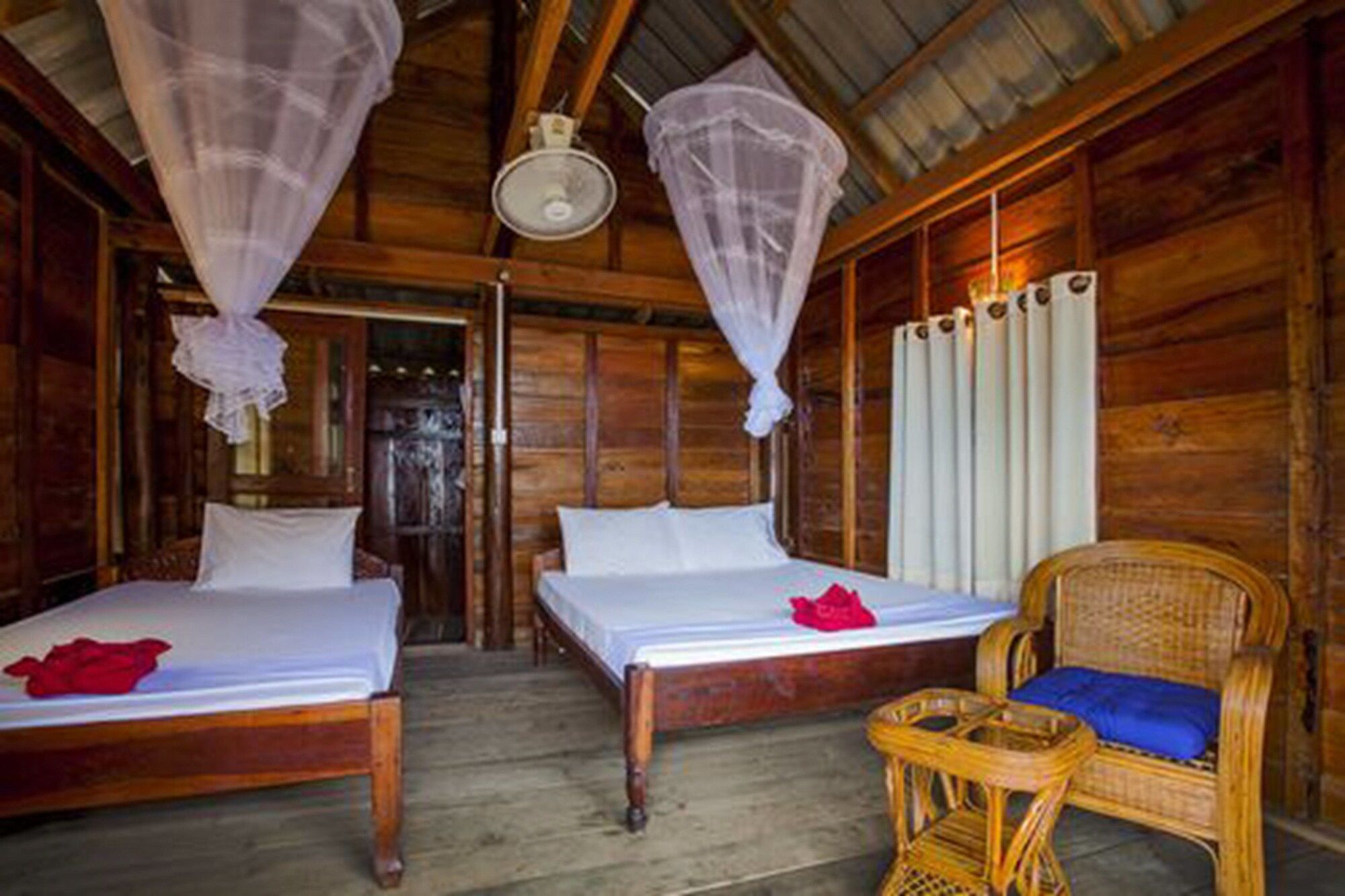 Happy Elephant Bungalows - Kaôh Rŭng - Sovrum