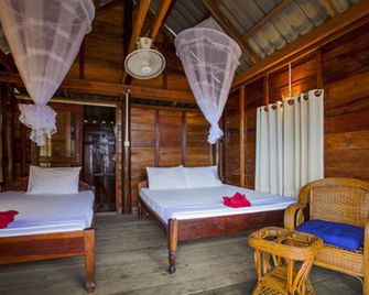 Happy Elephant Bungalows - Koh Rong - Camera da letto