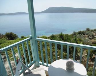 Casa Kalypso - Steni Vala - Balcon