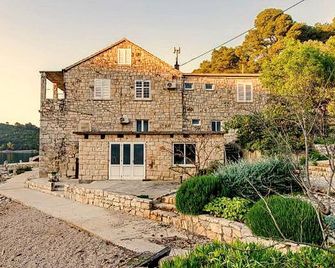 Guest House Kiko - Pomena - Gebäude