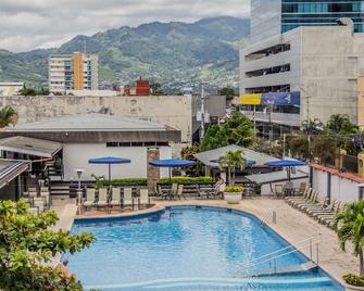 Costa Rica Tennis Club & Hotel - סן חוזה - בריכה