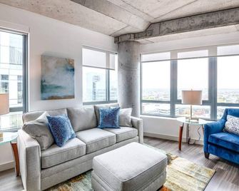 Grand Apt with Amenities - Cambridge - Sala de estar