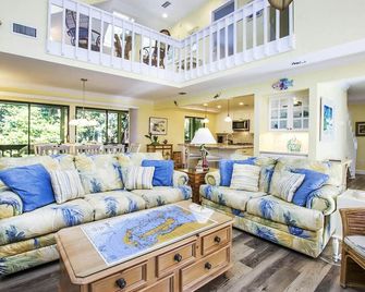 13 Sunset Captiva 2 Bedroom / 2 Bath House / Loft - Captiva - Living room