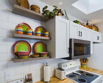 Superior Street Rental #1 Downtown Munising, 2023 Remodel - Munising - Kitchen