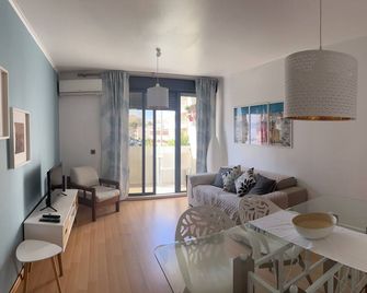 Beach House Carmen 2 - Monte Gordo - Living room