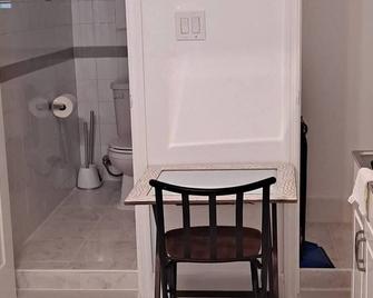 Private Studio Retreat in Vero Beach with Garden View - Vero Beach - Dining room