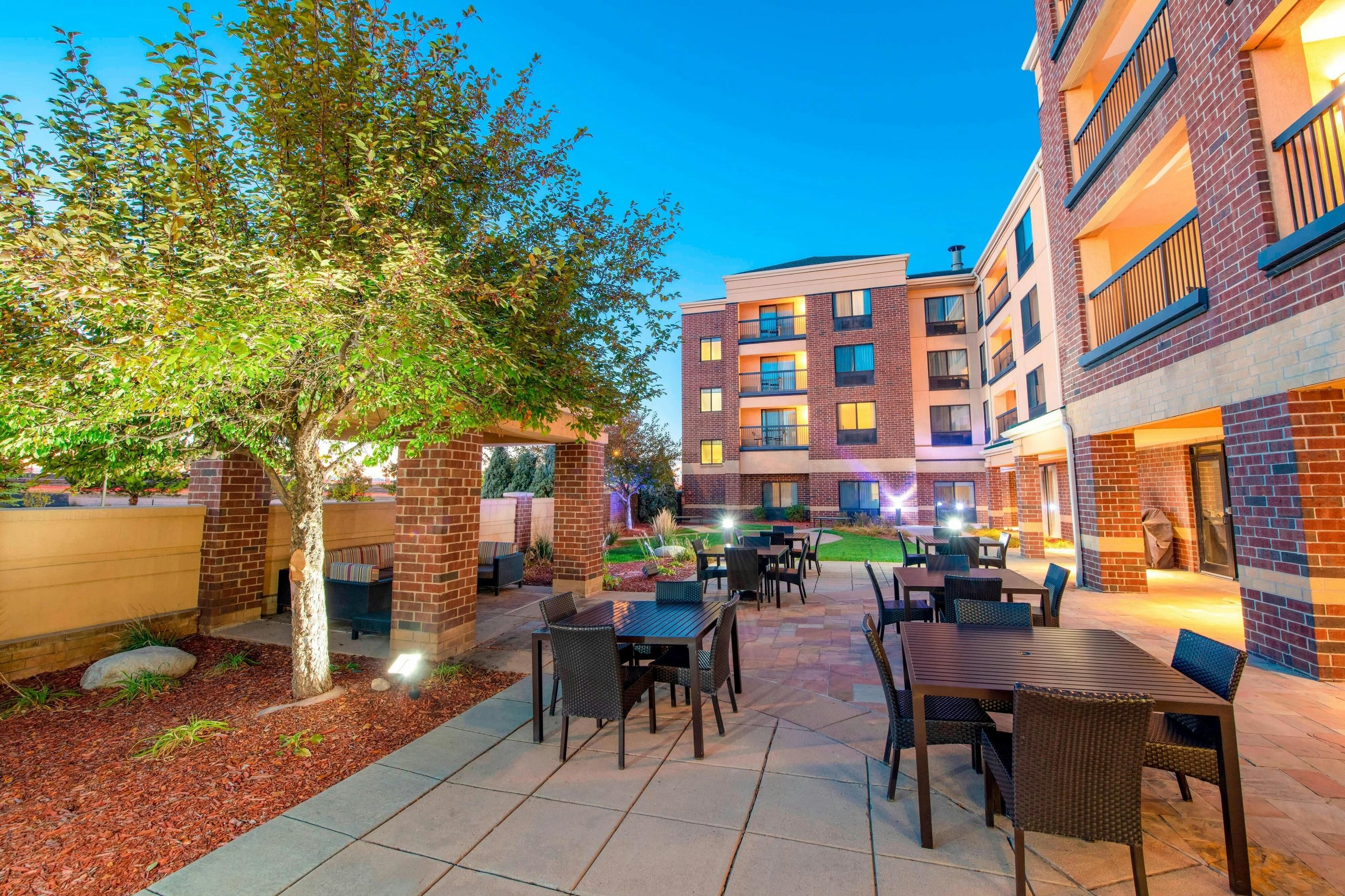 Courtyard by Marriott Denver South/Park Meadows Mall - Englewood - Innenhof