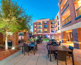 Courtyard by Marriott Denver South/Park Meadows Mall - Englewood - Innenhof