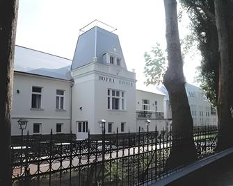 Fonix Hotel - Balatonföldvár - Building