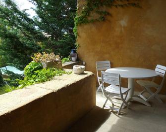 House with pool in a charming village - Pouzilhac - Patio