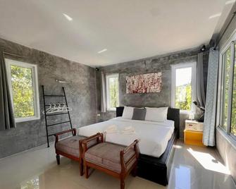 Nitiporn Resort kohphayam & seaagain bar and restaurants - Ko Payam