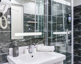 Hotel Royal Paris Ivry - Іврі-сюр-Сен - Ванна кімната