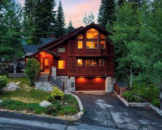 Cedars at Palisades by Avantstay Hot Tub, Resort Access, and Mountain Views - Olympic Valley - Bâtiment