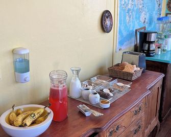 Bb Casita Yellow - Valparaíso - Buffet