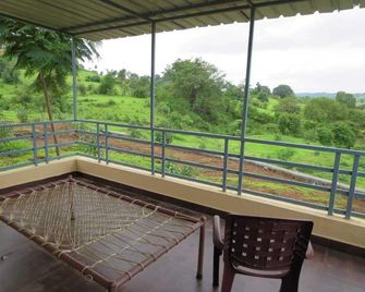 Bimal Farm (AC Charges Extra if Required) at Koroli Hills - Trimbak - Balcón
