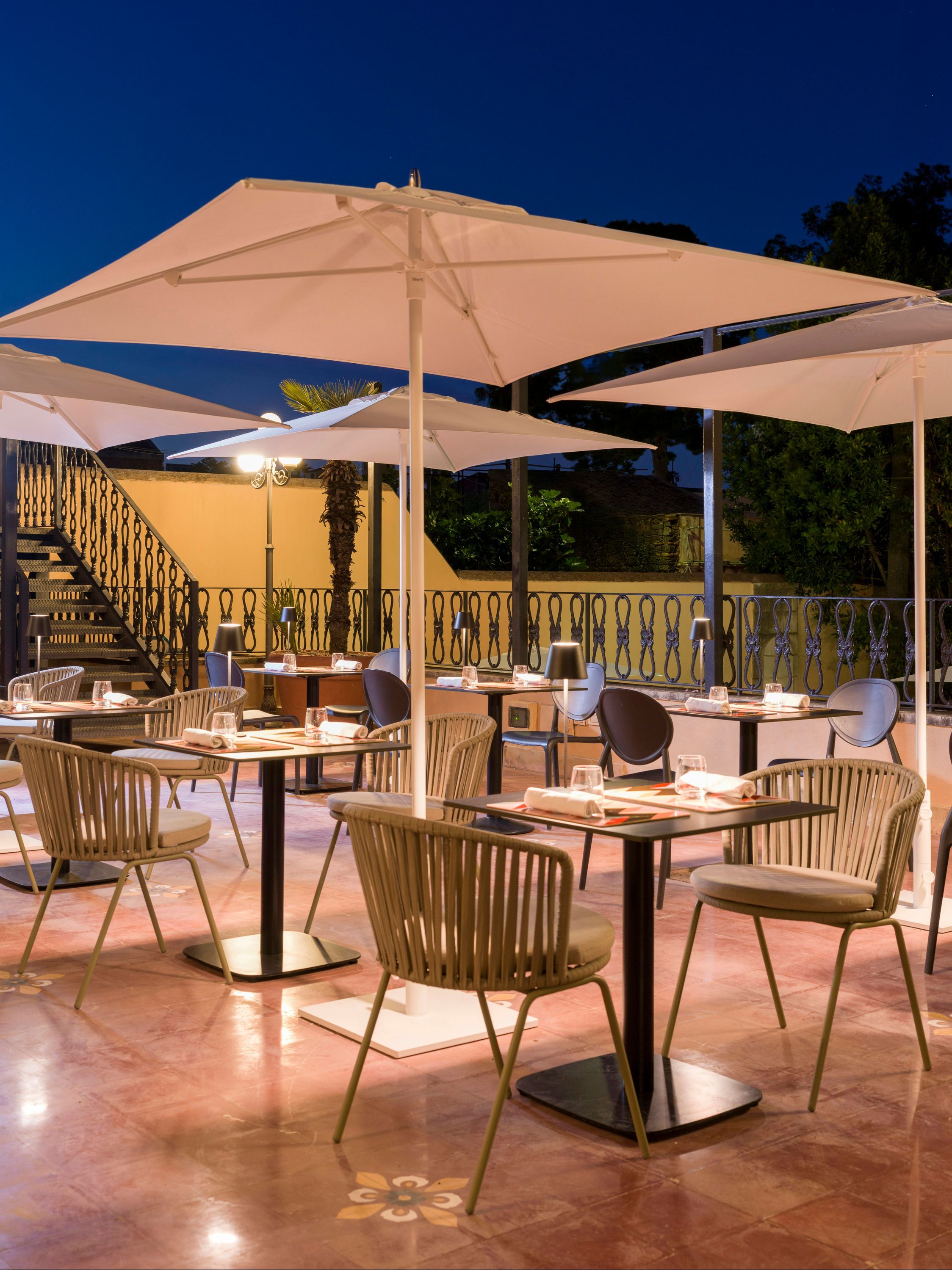 Una Hotels One Catania - קטאניה - פטיו