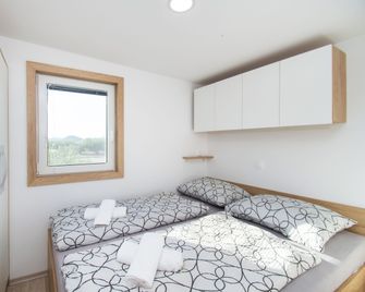 Mobile home Banovi dvori - Tisno