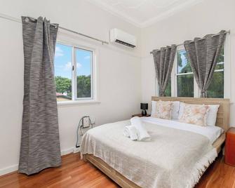 Entire House walk to South Bank mater - Brisbane - Makuuhuone