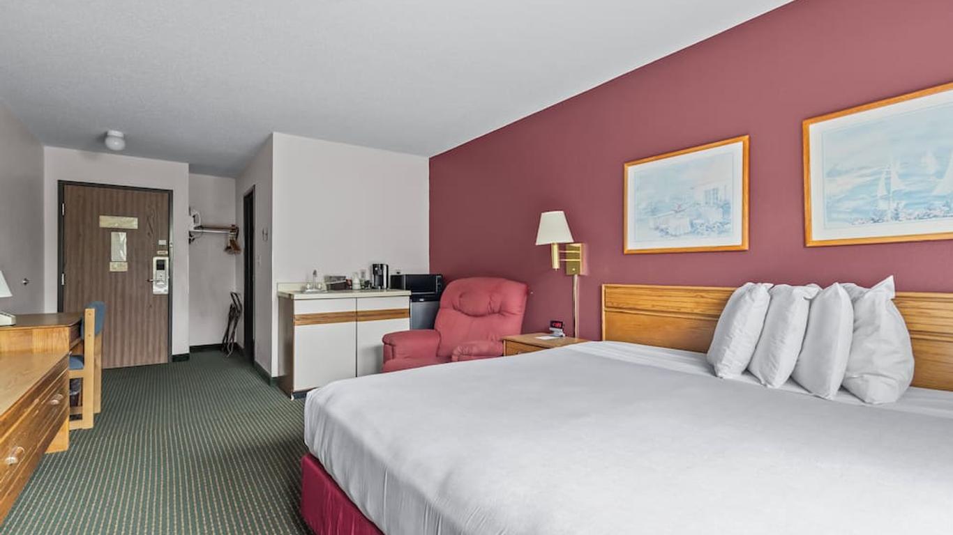 Wautoma Inn By OYO Near Airport Wi 73