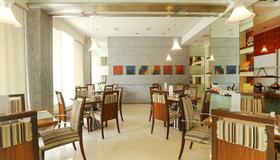 Regency Hotel - Mumbai - Restaurant
