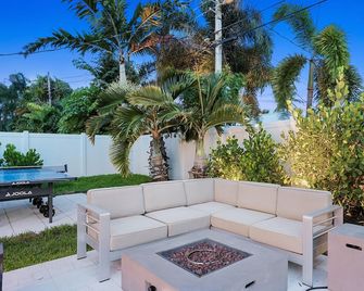 5 min to beach/ Lux modern home/ Exceptional outdoor area/pool/games - Fort Lauderdale - Pati