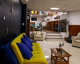 Lobo Hostel La Paz - לה פאז - לובי