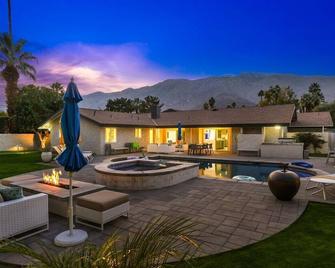 Palm Springs Hot Spot - Luxury Desert Escape: Stunning Views & Resort-Style Amenities - Palm Springs - Pool