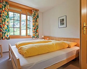 Swiss Alpine retreat in beautiful Leukerbad. Close to Baths and ski lifts. - Leukerbad - Bedroom