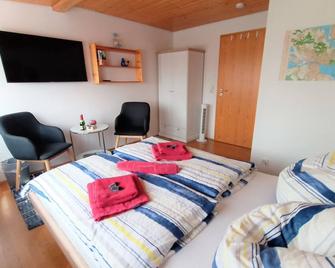 Bodensee Privatzimmer 'Haus Am Weinberg Konstanz' - Constanza - Habitación