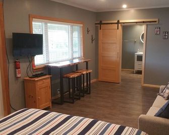 Little Wild Cove Suite dog friendly! - Twillingate