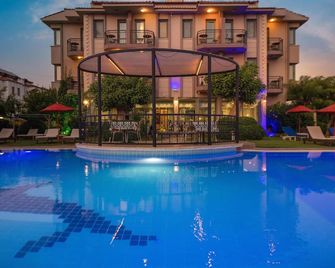 Golden Moon Hotel - Fethiye - Pool