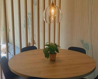 Lovely family home in Amsterdam with private parking - Am-xtéc-đam - Phòng ăn