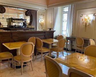 شامبين بالاس هوتل - روما - مطعم