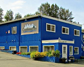 Creekwood Inn - Anchorage - Building