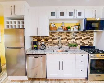 Hawks Nest Boutique Family Suite 2bd 1bt W/D - Ogees - Cuina