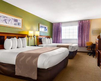 Rodeway Inn Auburn - Foresthill - Auburn - Slaapkamer