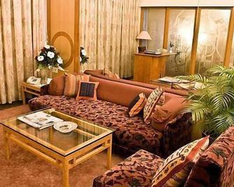 Midtown Pritam Hotel - Mumbai - Living room