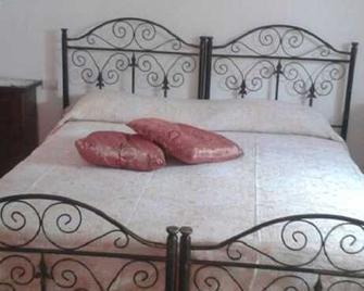 Agriturismo Tenuta Perruzzi - Leverano - Habitación