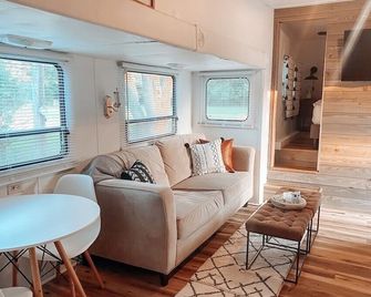 RV There Yet? Lake view at PK. - Graford - Sala de estar