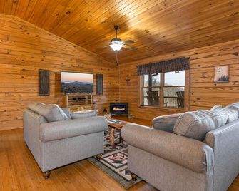 Bearadise Log Cabin | 2 Bed, 2 Bath - Hendersonville - Living room