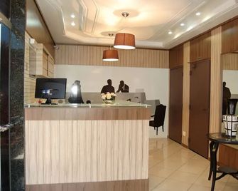 La Fontaine - Ipatinga - Recepción