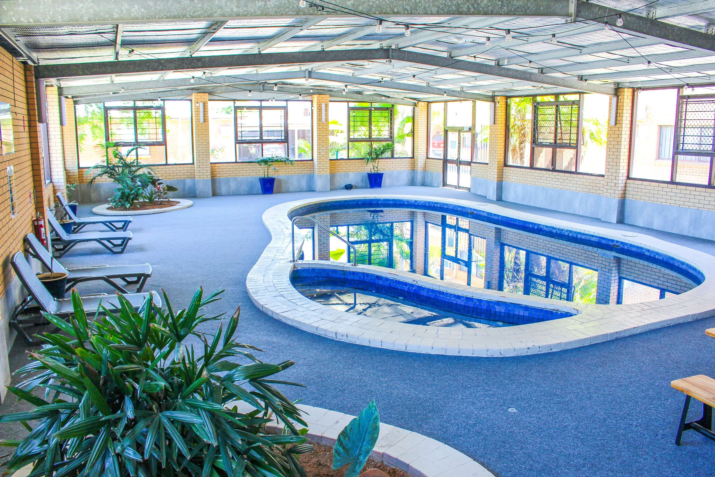 Boomerang Hotel - Lavington - Bazén
