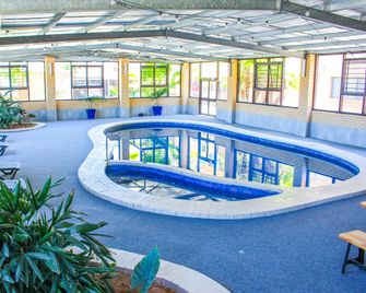 Boomerang Hotel - Lavington - Bazén