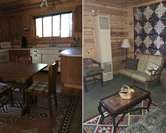 Idyllic Woodland Getaway by Squaw Lake in Lac Du Flambeau, Wisconsin - Lac du Flambeau - Dining room