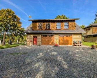 New 1 bedroom lake cabin with FREE resort amenities - Bemidji - Building