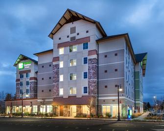 Holiday Inn Express & Suites Seattle South - Tukwila - Tukwila - Building